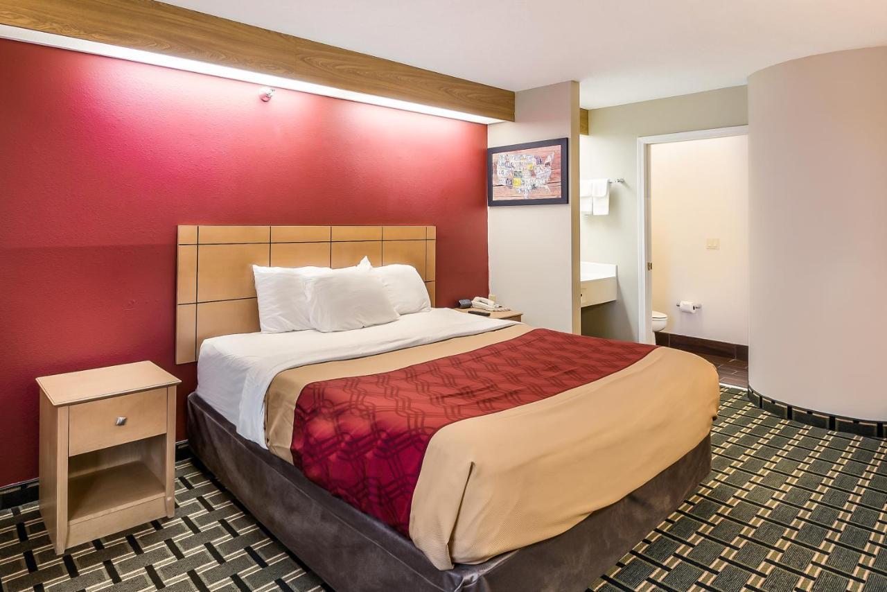 Econo Lodge Inn & Suites Peoria Illinois Eksteriør billede