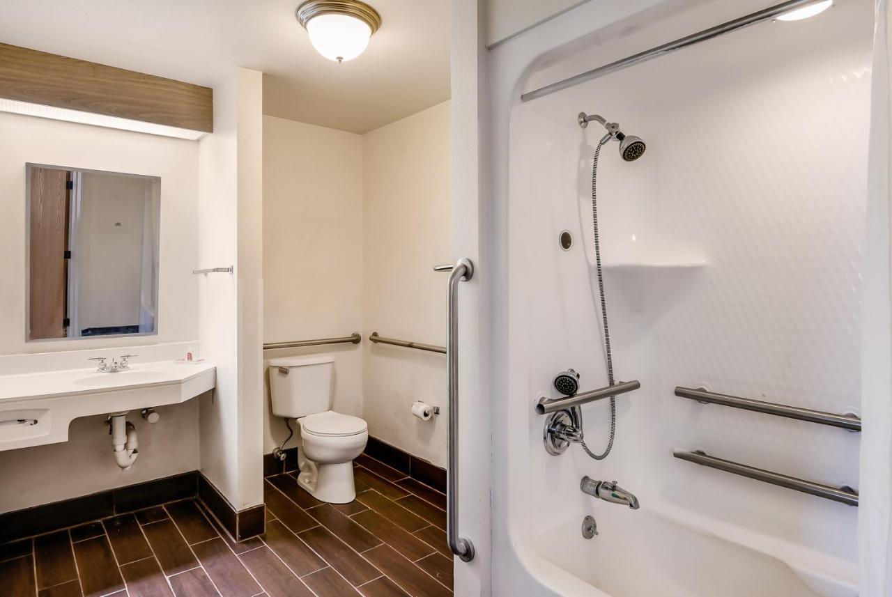 Econo Lodge Inn & Suites Peoria Illinois Eksteriør billede