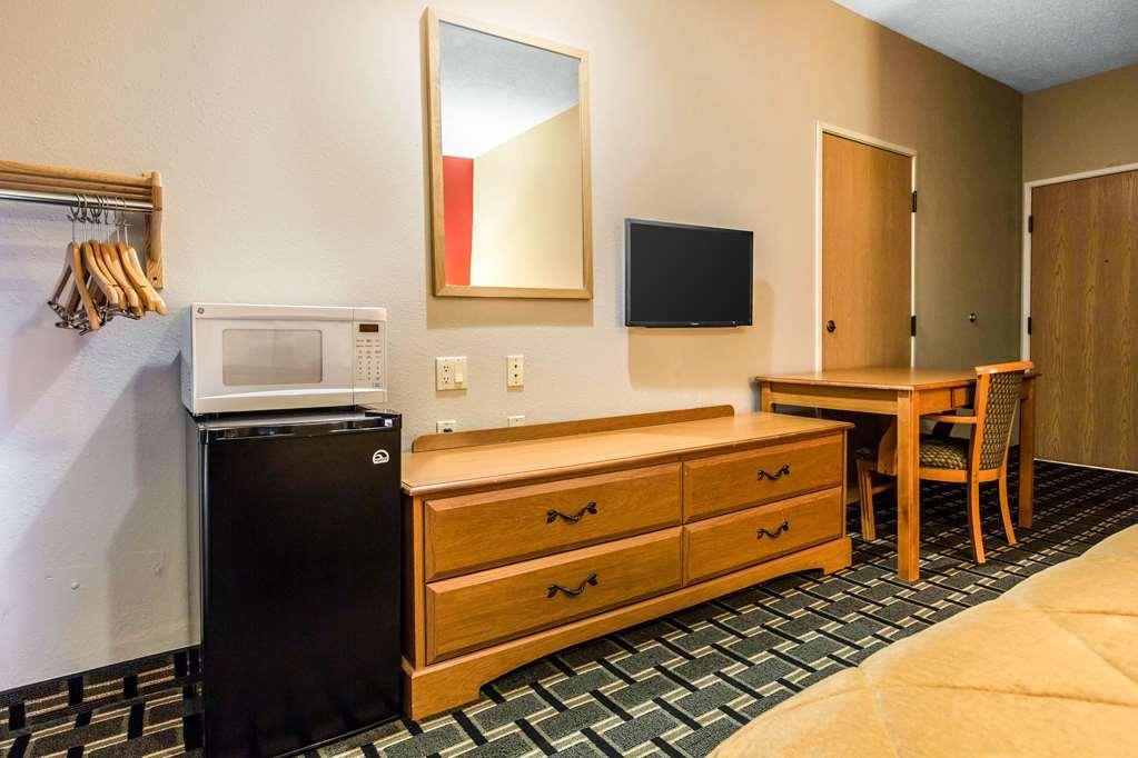 Econo Lodge Inn & Suites Peoria Illinois Værelse billede