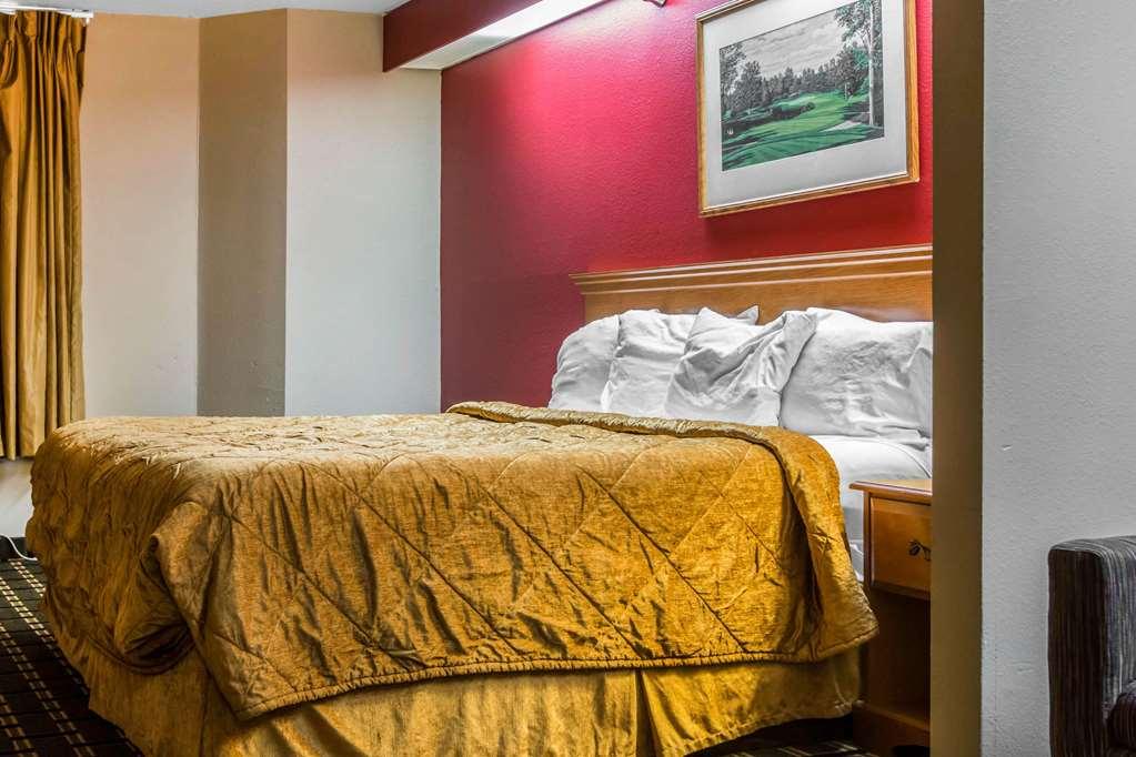 Econo Lodge Inn & Suites Peoria Illinois Værelse billede