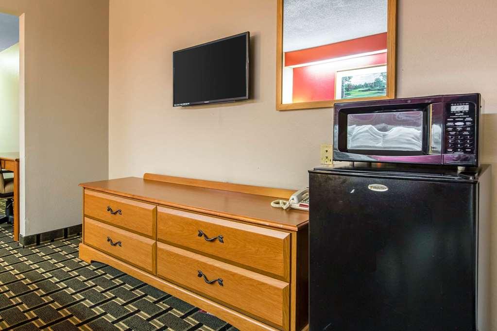 Econo Lodge Inn & Suites Peoria Illinois Værelse billede